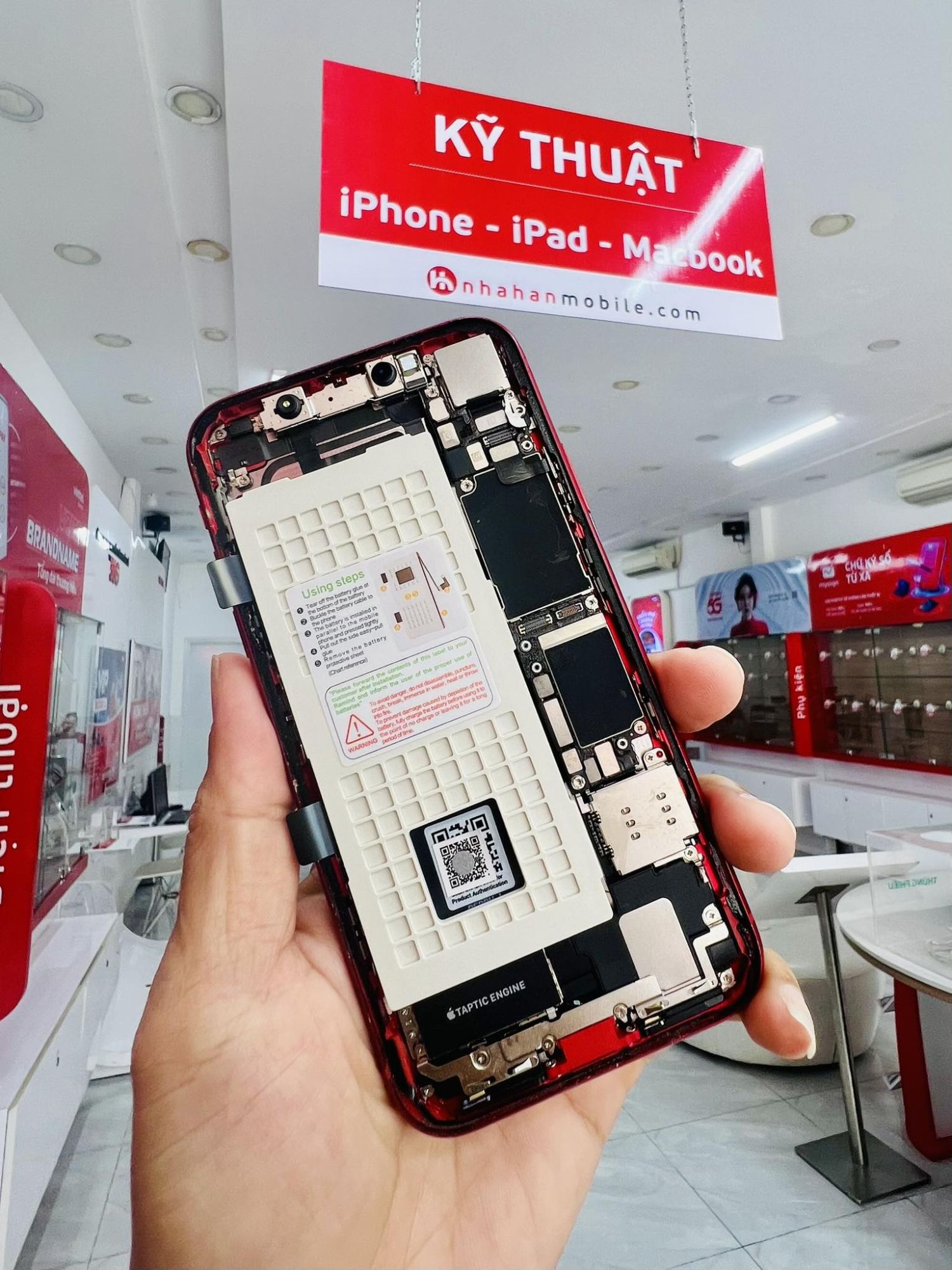 thay pin iphone chính hãng